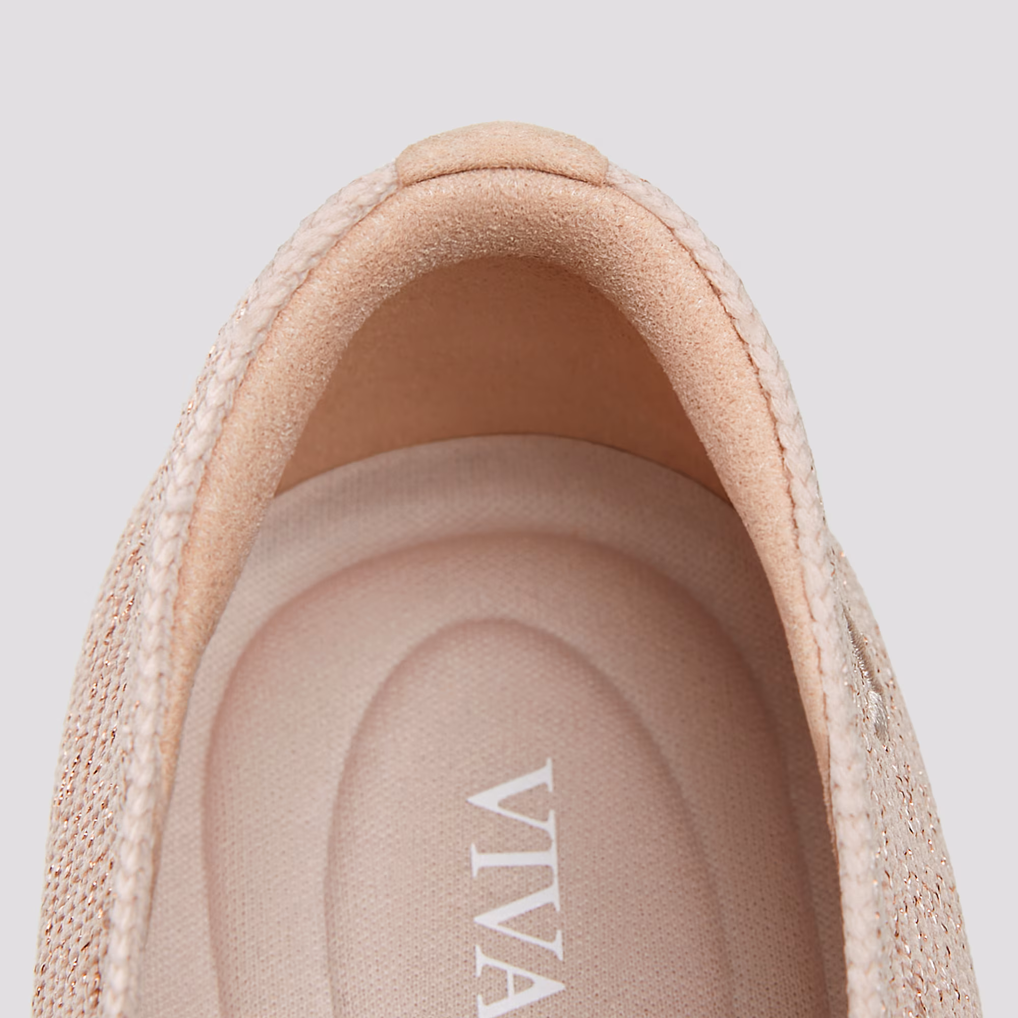 1736838069-76e9167c-4aef-4498-a955-1cb4fa211873