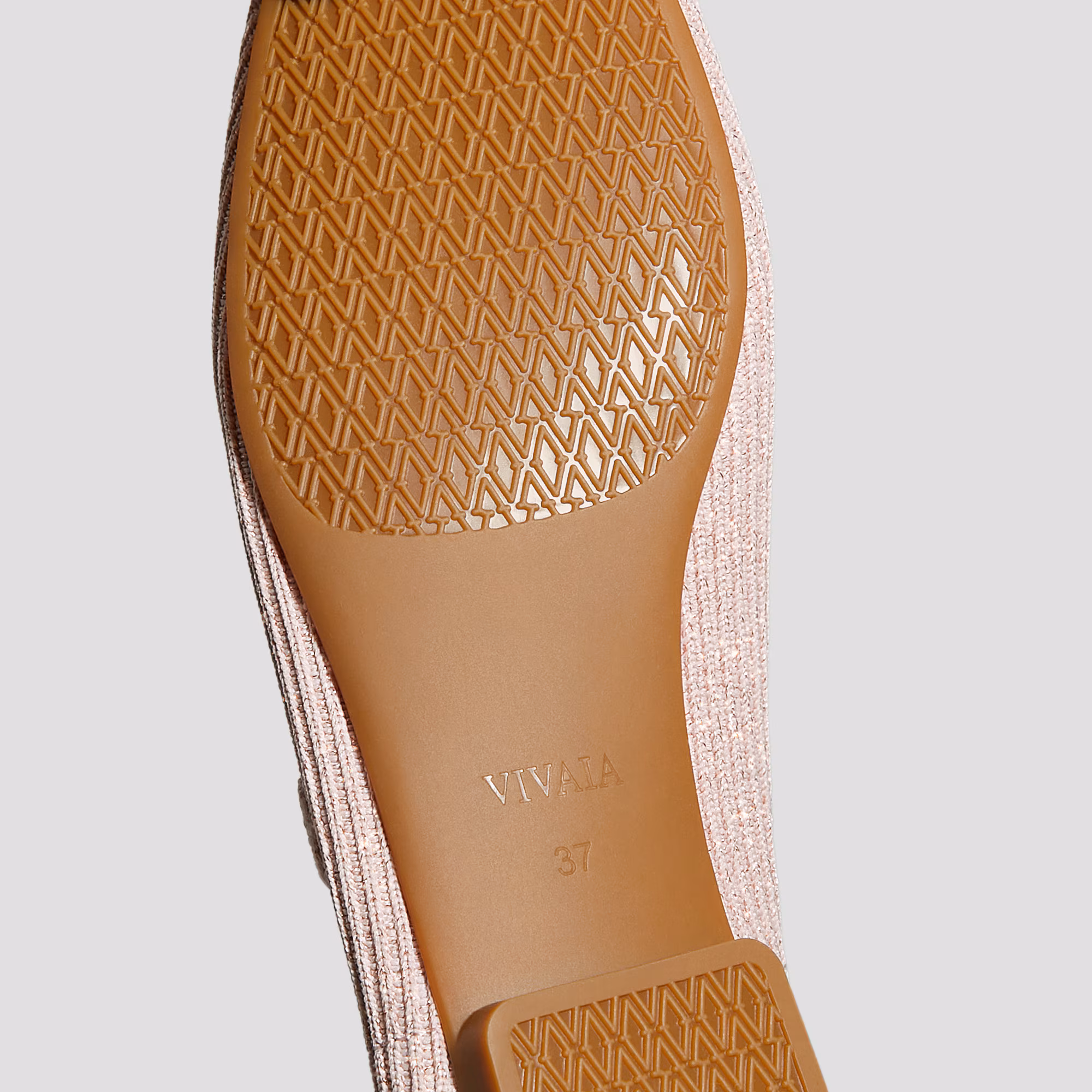 1736838083-18a97d96-976b-4b1f-b872-d2ee9948b699