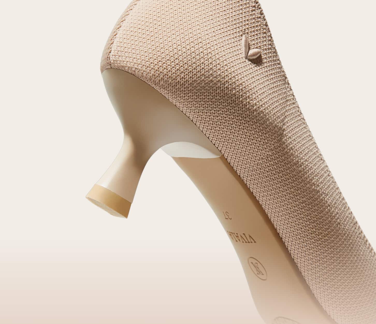 俐落優雅小貓跟鞋